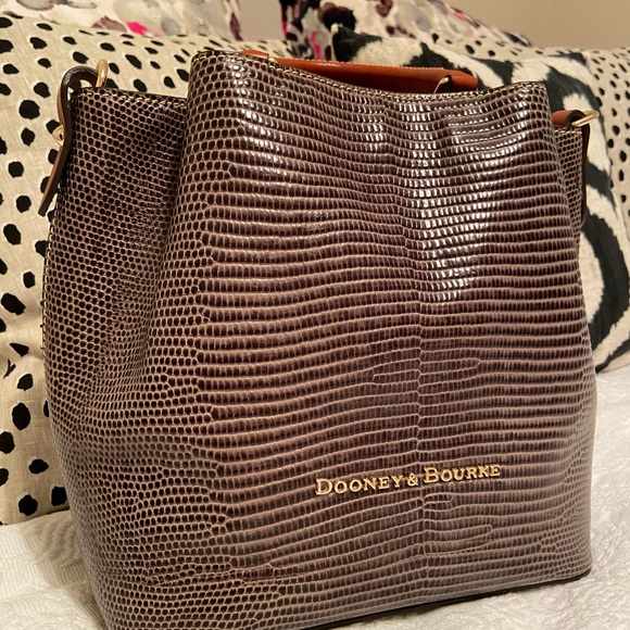 Dooney & Bourke Large Barlow Tote Bag Grey - Picture 7 of 12